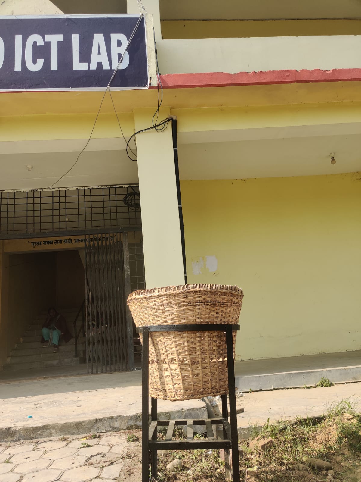 फूलबारी क्याम्पस धनगढी १८ फुलबारी कैलालीको आयोजनामा फूलबारी क्याम्पस परिसर सरसफाई कार्यक्रम सम्पन्न।